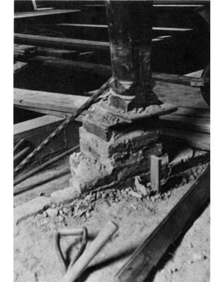 Interior of the gutted courthouse during restoration in
1966. Photo by Lee Hubbard.