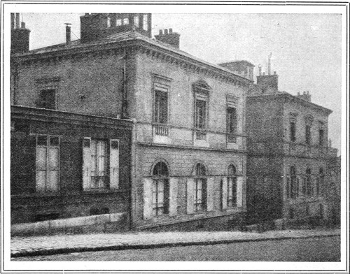 THE EDUCATIONAL ESTABLISHMENT AT AUTEUIL WHERE SARAH
BERNHARDT PASSED SOME OF HER EARLY YEARS.

From a Photo. by C. Robert, Paris.