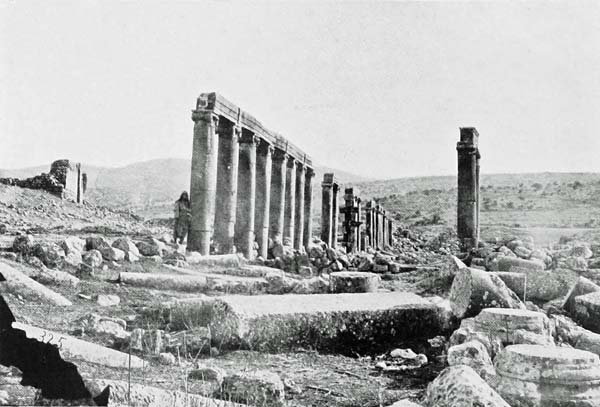 JERASH, STREET OF COLUMNS